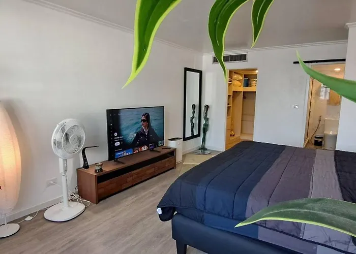 Newly Renovated 1 Bedroom Nana