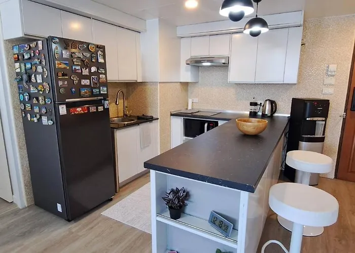 Newly Renovated 1 Bedroom Nana *