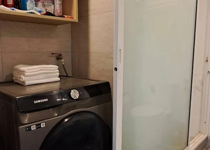 Newly Renovated 1 Bedroom Nana 別荘