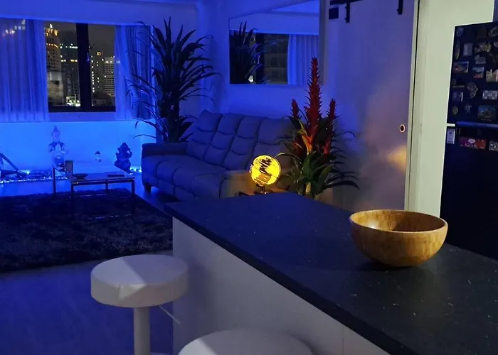 別荘 Newly Renovated 1 Bedroom Nana