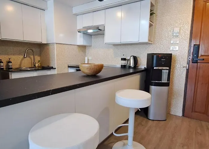 Newly Renovated 1 Bedroom Nana * バンコク都