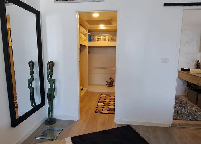 Newly Renovated 1 Bedroom Nana バンコク都